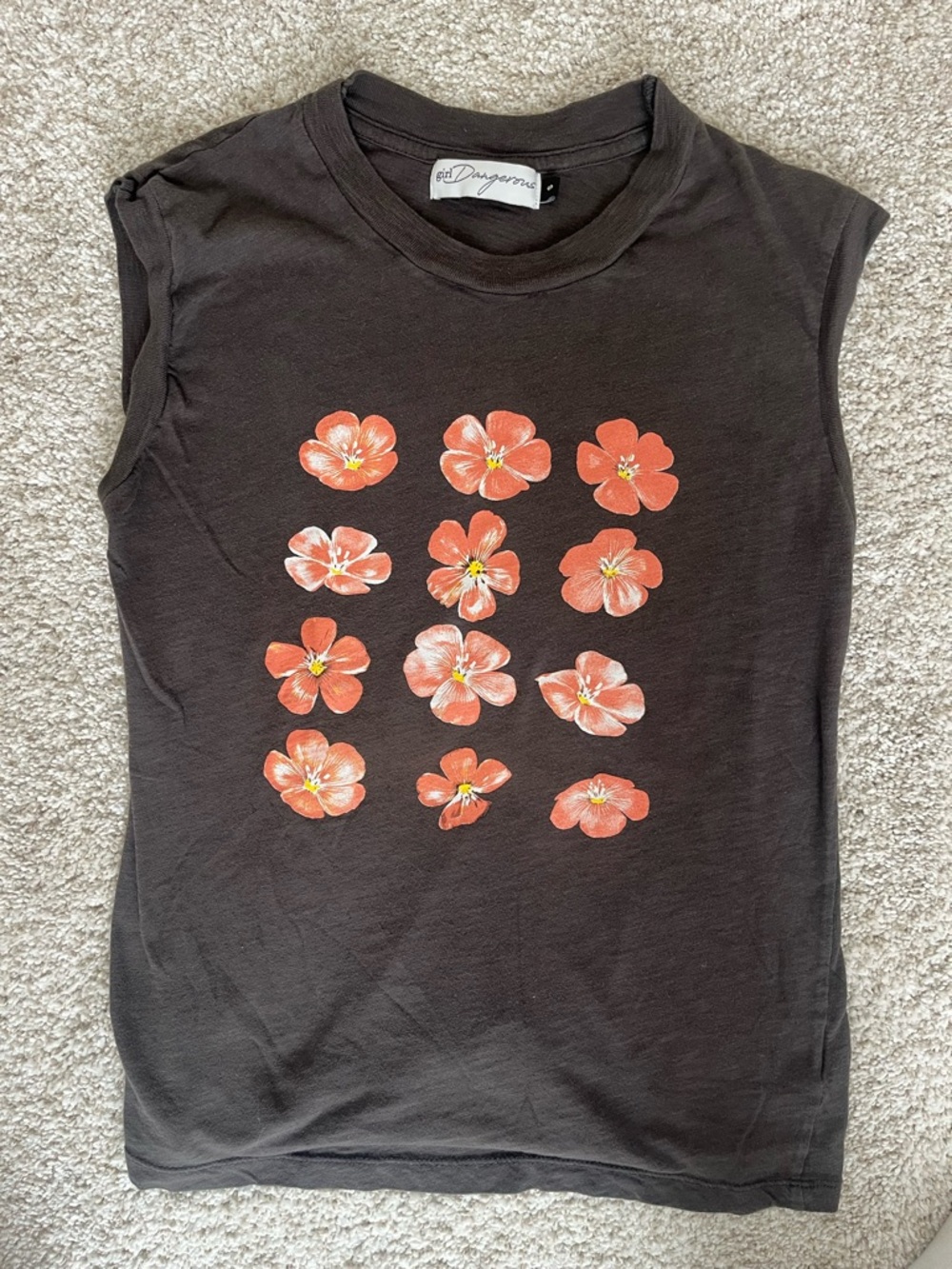 Goldsign Women's Brown Floral Muscle Tee - Brown with Coral Flowers